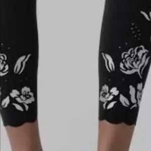 Athleta Elation Eyelet 7/8 Tight Size ~ L